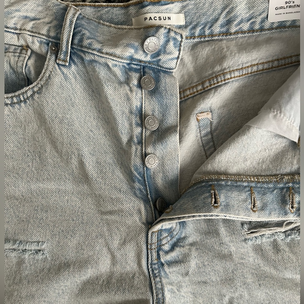 PacSun 90’s Girlfriend Jeans with Distressed Detailing